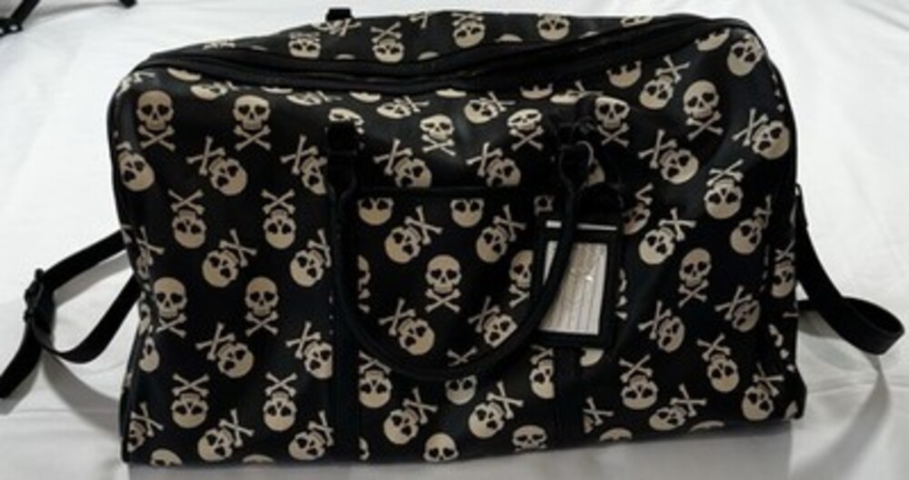 Betsy Johnson Skull & cross bones duffle bag large luggage travel crossbody - Picture 1 of 11
